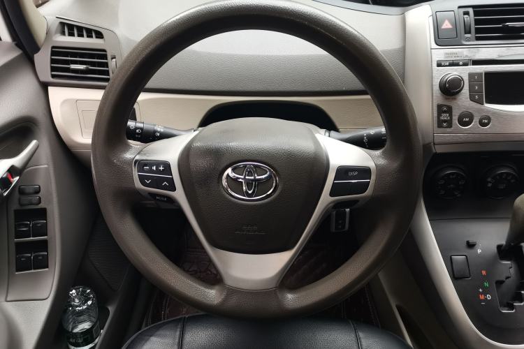 Used Toyota Verso 2015 180E CVT Crossover Edition