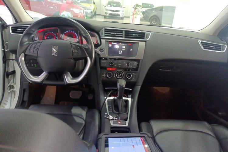 Used DS 5LS 2015 1.6T Luxury Edition THP160