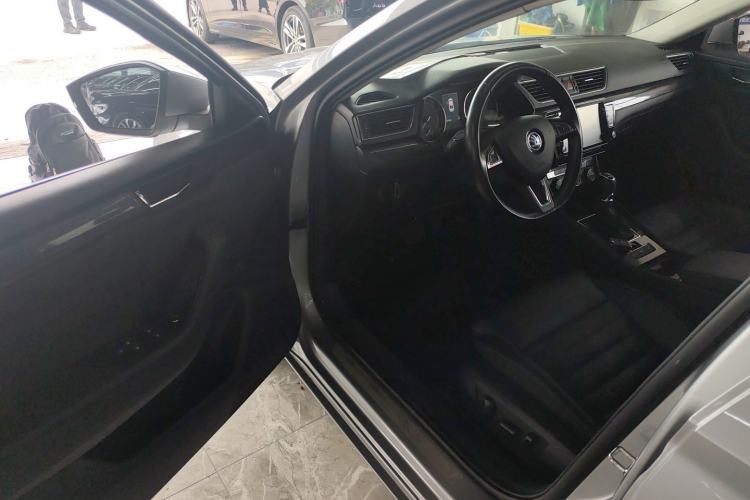 Used Skoda Superb 2016 TSI330 DSG Smart Drive Edition Driver Seat