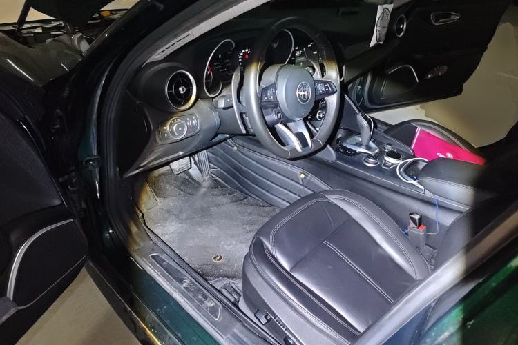 Used Alfa Romeo Giulia 2021 2.0T 280HP Luxury Edition
