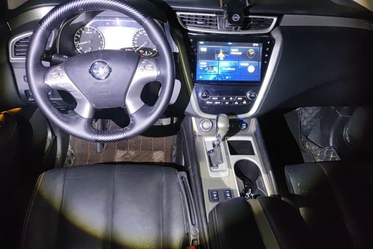 Used Nissan Murano 2019 2.5L XL Two-Wheel Drive SmartConnect Luxury Edition China V Standard Center Console