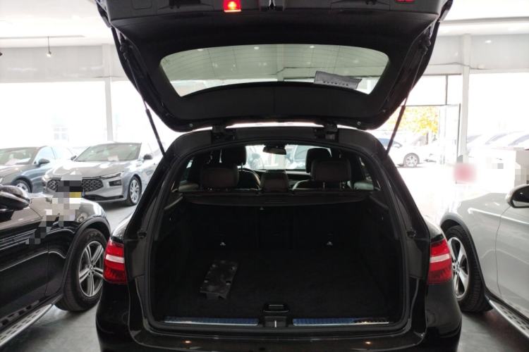 Used Mercedes-Benz GLC 2018 GLC 260 4MATIC Luxury Model
