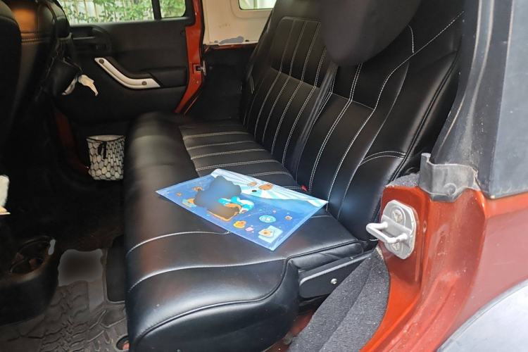 Used Jeep Wrangler 2014 2.8TD Sahara Four-Door Edition Left Rear Seat