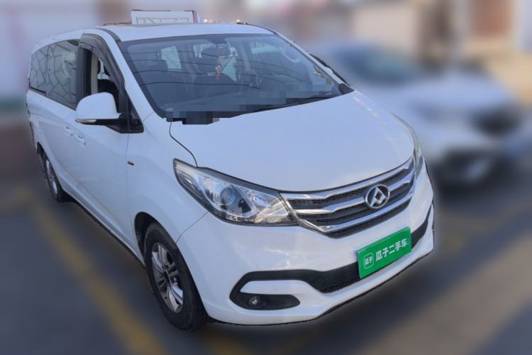 Used SAIC MAXUS G10 2016 2.0T Automatic Luxury Edition Front Right 45 Deg