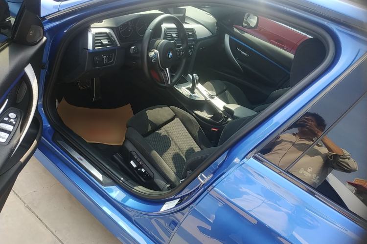 Used BMW 3 Series 2018 320i M Sport Package Driver Seat