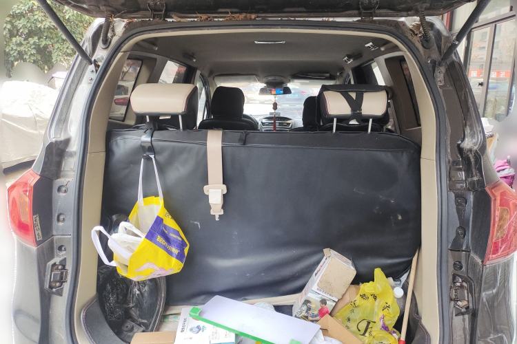 Used FAW Yingzhi 737 2015 1.5L Manual Deluxe Navigation Version