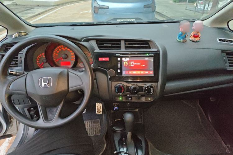 Used Honda Fit 2014 1.5L LX CVT Comfort Model Center Console