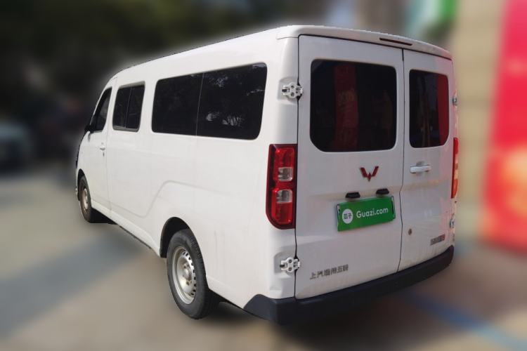 Used Wuling Yangguang 2024 300KM Comfort Version Passenger Van 75kW