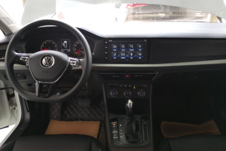 Used Volkswagen Lavida 2022 1.5L Automatic Fashion Edition Center Console