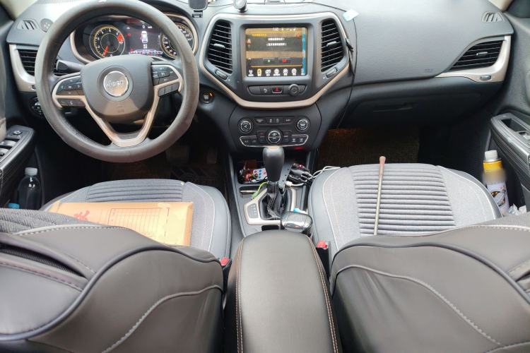 Used Jeep Cherokee 2017 2.0L Superior Edition