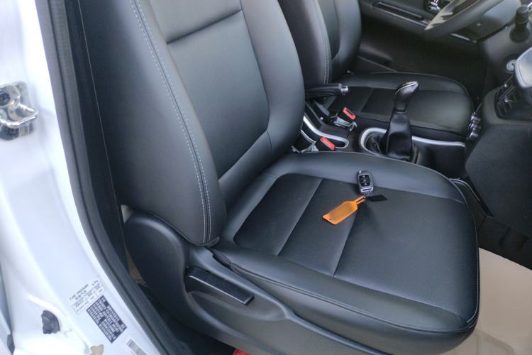 Used Jinbei Gold Hiace 2024 2.0L Travel Lion 9-Seater Central Air Conditioning