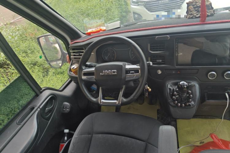Used JMC Fushun 2022 2.0T Manual Multi-Function Passenger Vehicle Mid-Range High Roof 6-7 Seats Steering Wheel