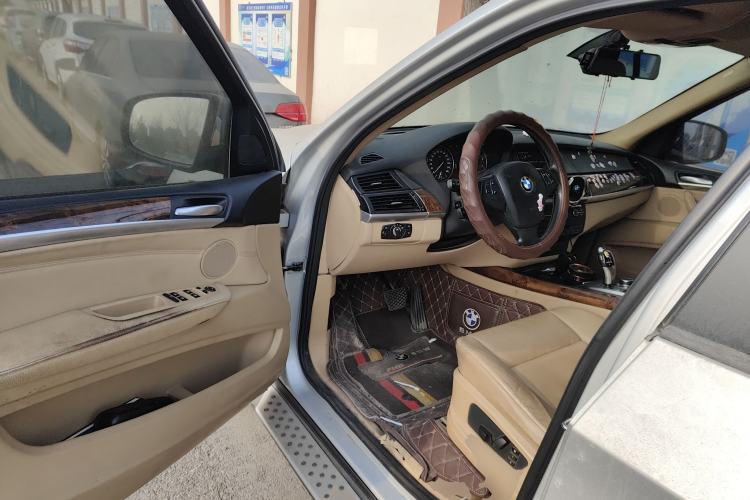 Used BMW X5 2011 xDrive35i Luxury Model
