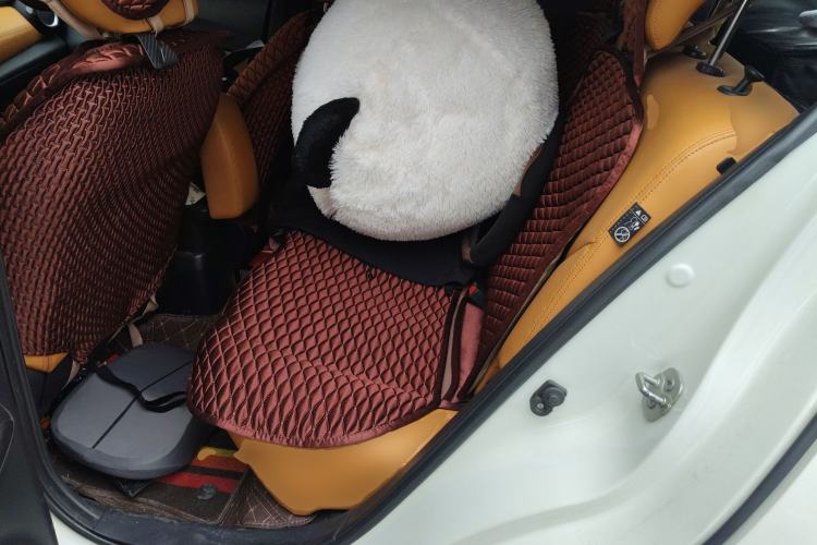 Used Nissan Kicks 2017 1.5L CVT Smart Drive Edition Left Rear Seat