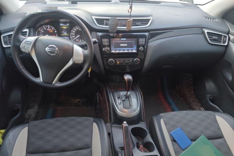 Used Nissan Qashqai 2017 2.0L CVT Smart Enjoyment Version China V Standard Center Console