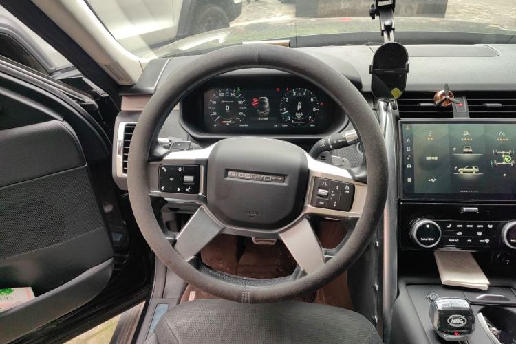 Used Land Rover Discovery 2021 360 PS R-Dynamic SE Steering Wheel