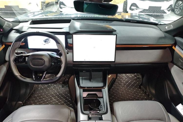 Used Lynk & Co 08 EM-P 2025 245km Ultra-Long Range Halo Center Console