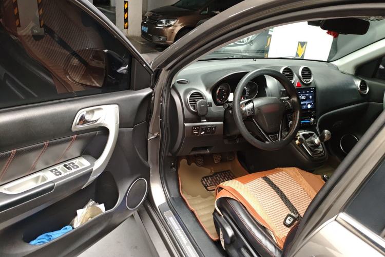 Used Haval H6 2013 Upgraded Model 1.5T Manual Two-Wheel Drive Elite Version