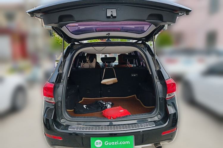 Used Haval H6 2015 Upgraded Model 1.5T Manual Two-Wheel Drive Elite Version Trunk