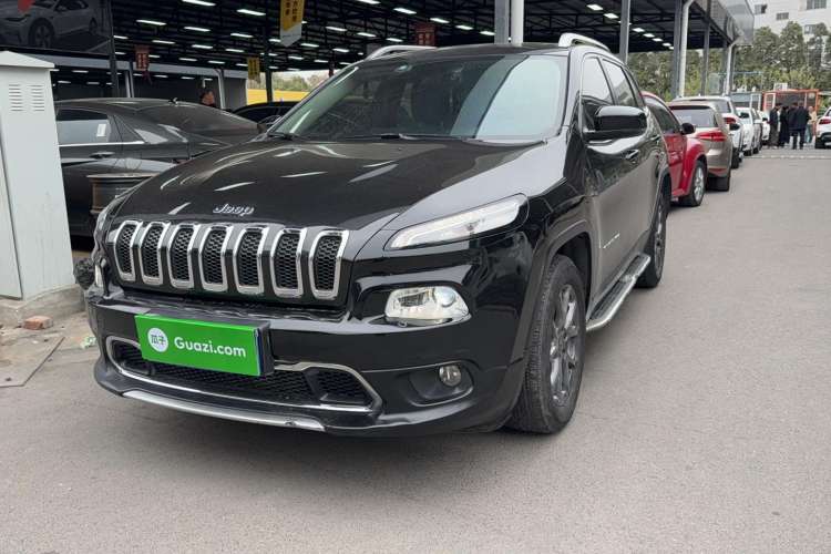 Used Jeep Cherokee 2020 2.0L Two-Wheel Drive Classic Sports Edition