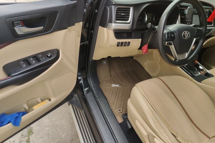 Used Toyota Highlander 2015 2.0T Two-Wheel Drive Elite Edition 5 Seats Driver Seat