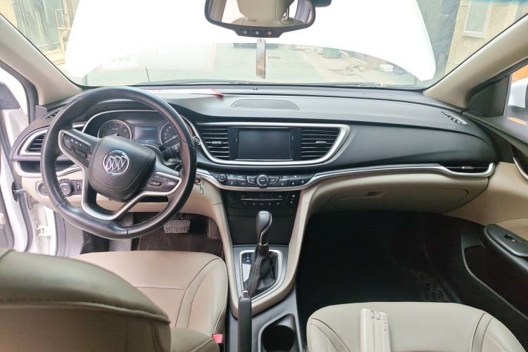 Used Buick GT 2019 15T Dual-Clutch Connected Elite Model China VI Center Console