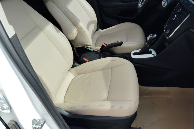 Used Buick Encore 2015 1.4T Automatic Two-Wheel Drive Urban Elite Version
