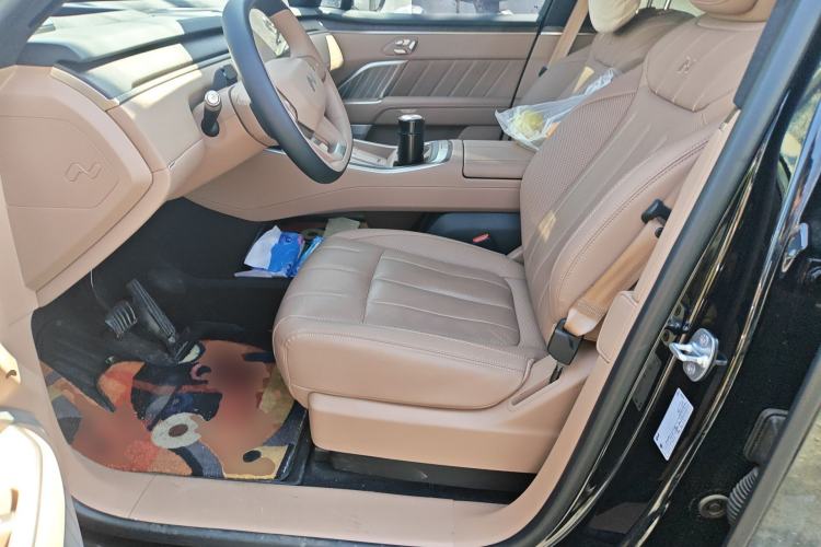 Used ONVO Luxeed L90 2025 Model—Max Six-Seater Version Left Front Seat