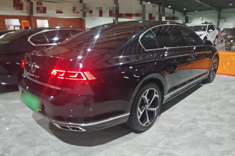 Used Volkswagen Magotan 2023 2 Million Units Limited Edition 330TSI DSG Leading Version
