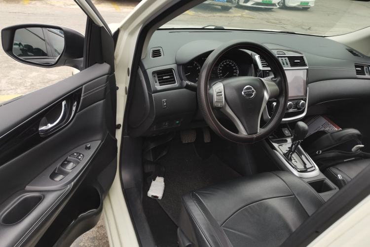 Used Nissan Tiida 2016 1.6L CVT Cool Dynamic Edition