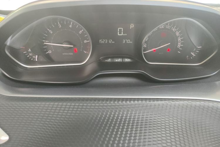 Used Peugeot 2008 2014 1.6L Automatic Fashion Edition