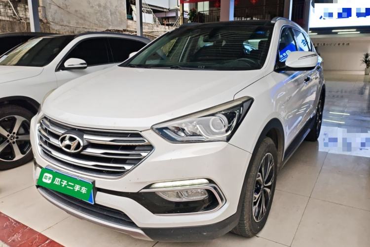 Used Hyundai Santa Fe 2017 2.4L Automatic Two-Wheel Drive Smart Version 5 Seats