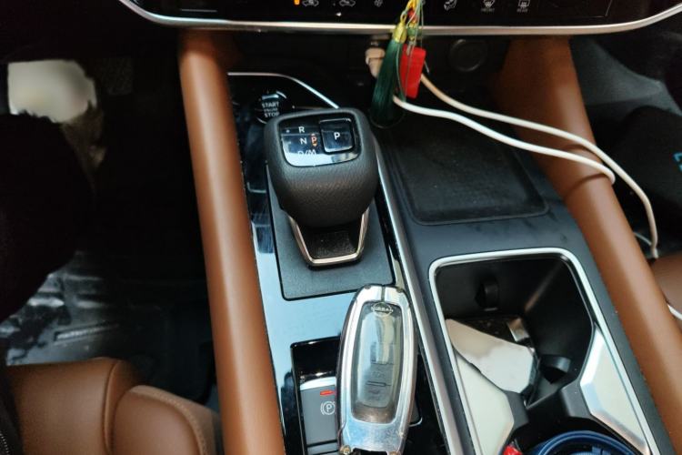 Used Nissan Pathfinder 2024 380 VC-TURBO Four-Wheel Drive Intelligent Driving Version 6 Seats Gear Lever