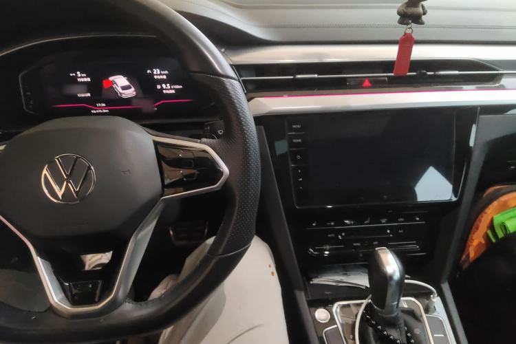 Used Volkswagen FAW-Volkswagen CC 2021 330TSI Ignite Edition Center Console