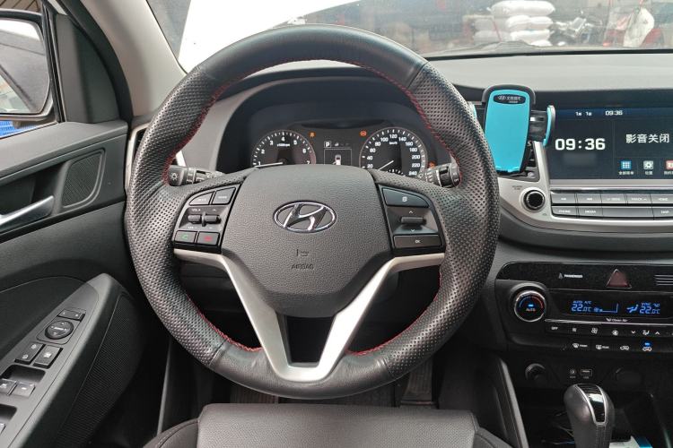 Used Hyundai Tucson 2015 1.6T Dual-Clutch Two-Wheel-Drive Smart Model
