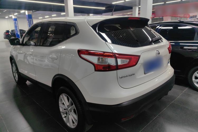 Used Nissan Qashqai 2016 2.0L CVT Elite Edition Exterior 2