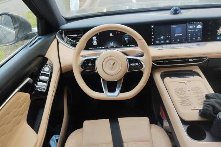 Used VOYAH FREE 2024 Ultra-Long Range Intelligent Driving Version Steering Wheel