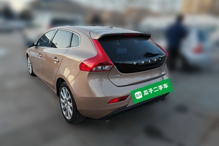 Used Volvo V40 2015 1.6T Zhiyi Edition