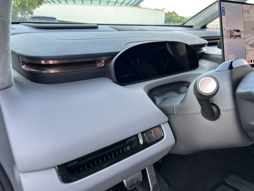 Zeekr MIX 2025 Intelligent Driving Version — снимка 17