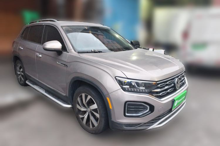 Used Volkswagen Tayron 2020 330TSI Two-Wheel Drive Luxury Smart Connectivity Version Front Right 45 Deg