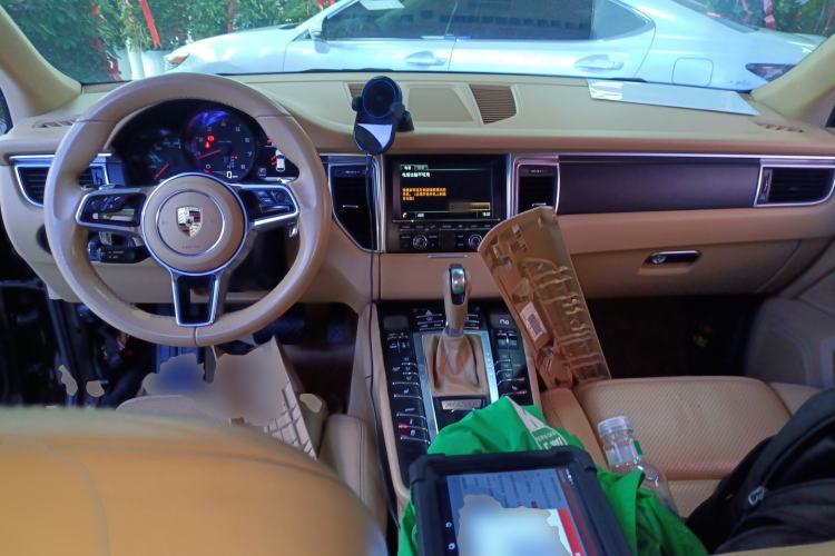 Used Porsche Macan 2016 Macan 2.0T Center Console