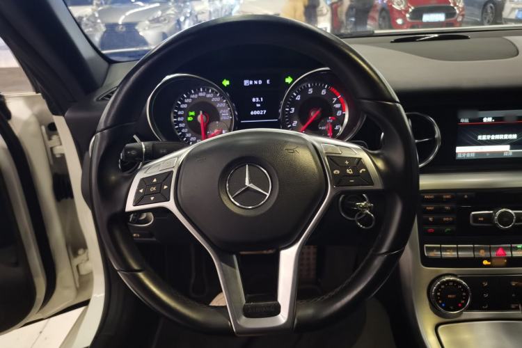 Used Mercedes-Benz SLK-Class 2011 SLK 200 Fashion Model
