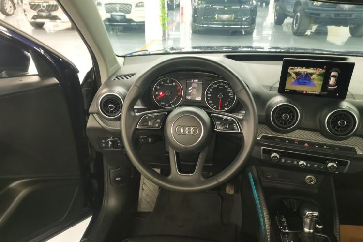 Used Audi Q2L 2020 35 TFSI Fashionable and Elegant Model Steering Wheel