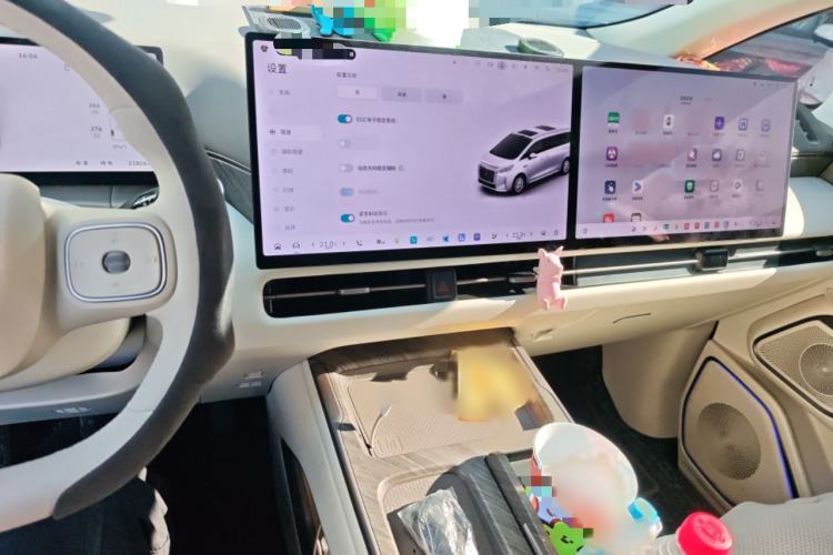 Used Wey Gaoshan 2025 Four-Wheel Drive Alpine 8 Audio And AC Panel