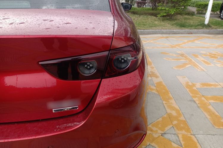 Used Mazda 3 Axela 2021 1.5L Automatic ZhiMei Edition Right Rear Taillight