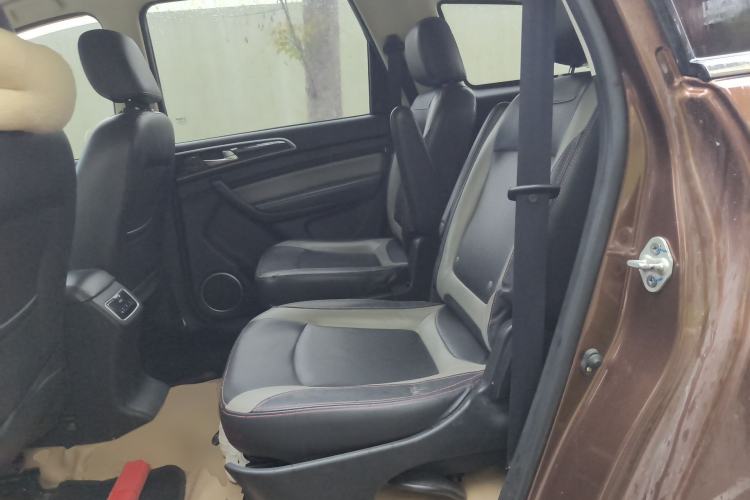 Used HYOSOW H3 2015 1.5L manual luxury version Left Rear Seat