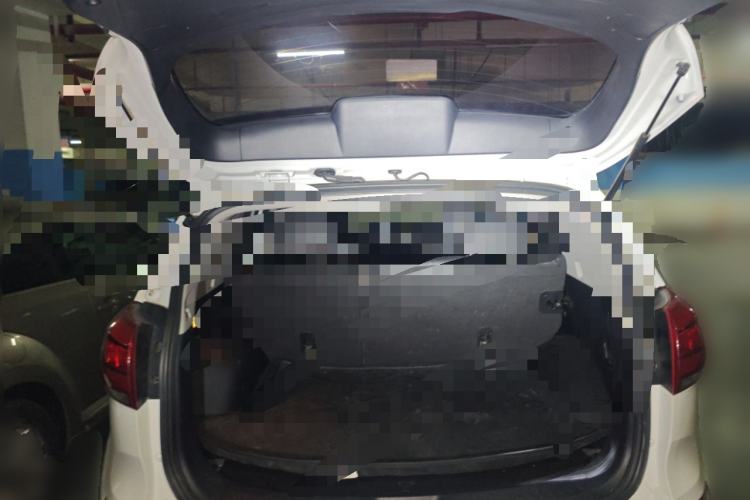 Used Kia Sportage R 2015 2.0L Automatic Two-Wheel Drive DLX Model Trunk