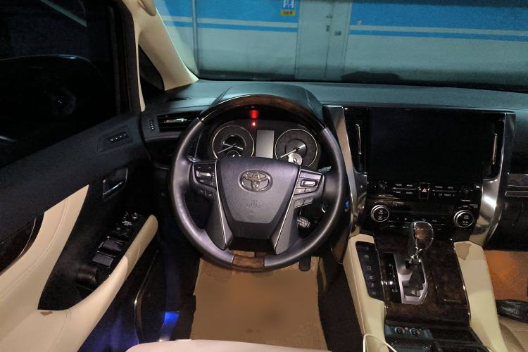 Used Toyota Alphard 2021 Dual-Engine 2.5L Luxury Edition