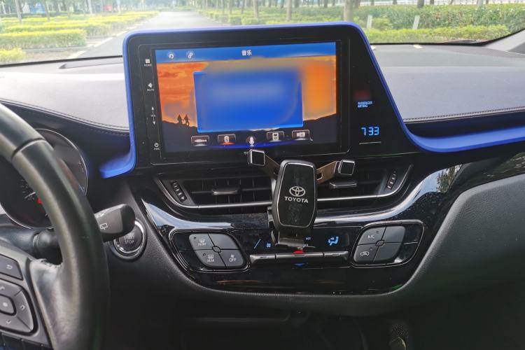 Used Toyota IZOA 2018 2.0L Yichi Version China VI Standard
