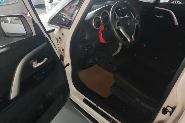 Used Changan CX20 2014 1.4L IMT Sunroof Navigation Version China IV Standard
